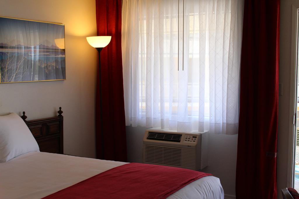 Sovana Inn Medford Ruang foto