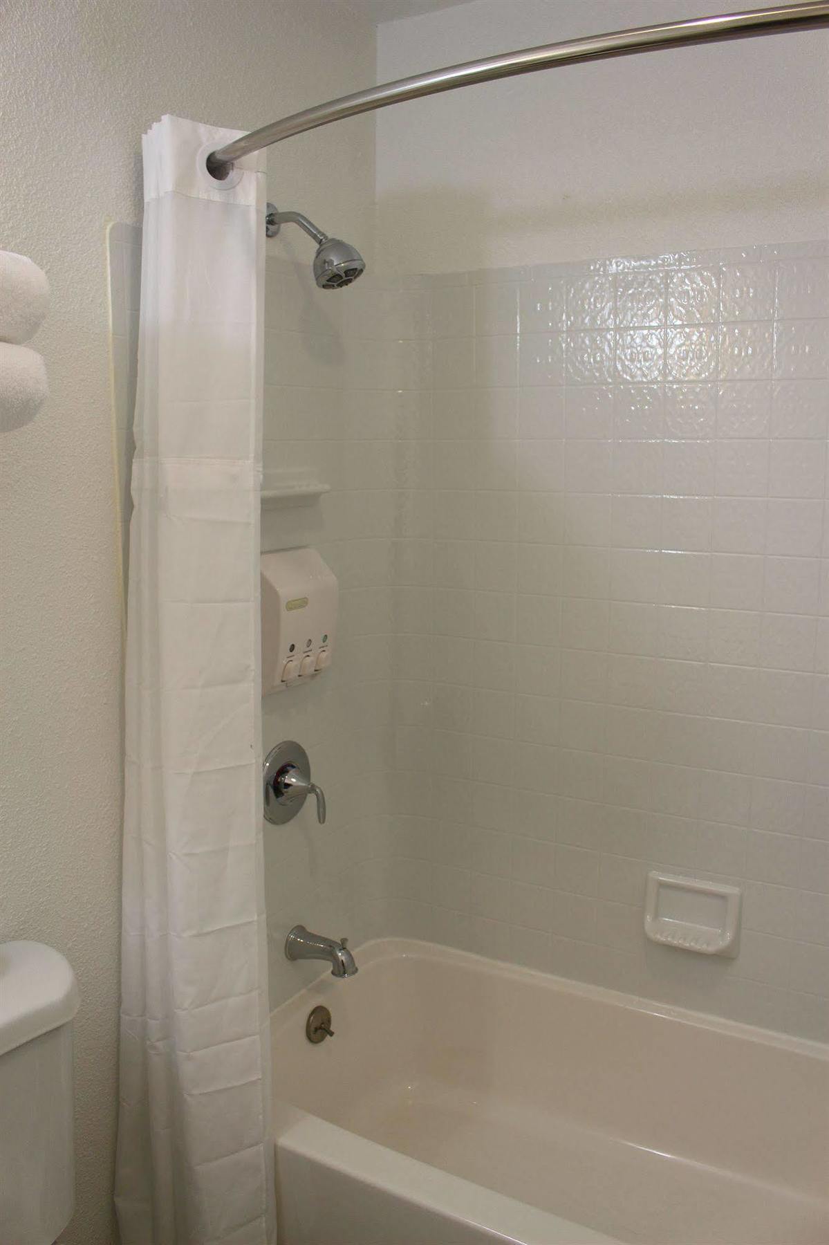 Sovana Inn Medford Bagian luar foto