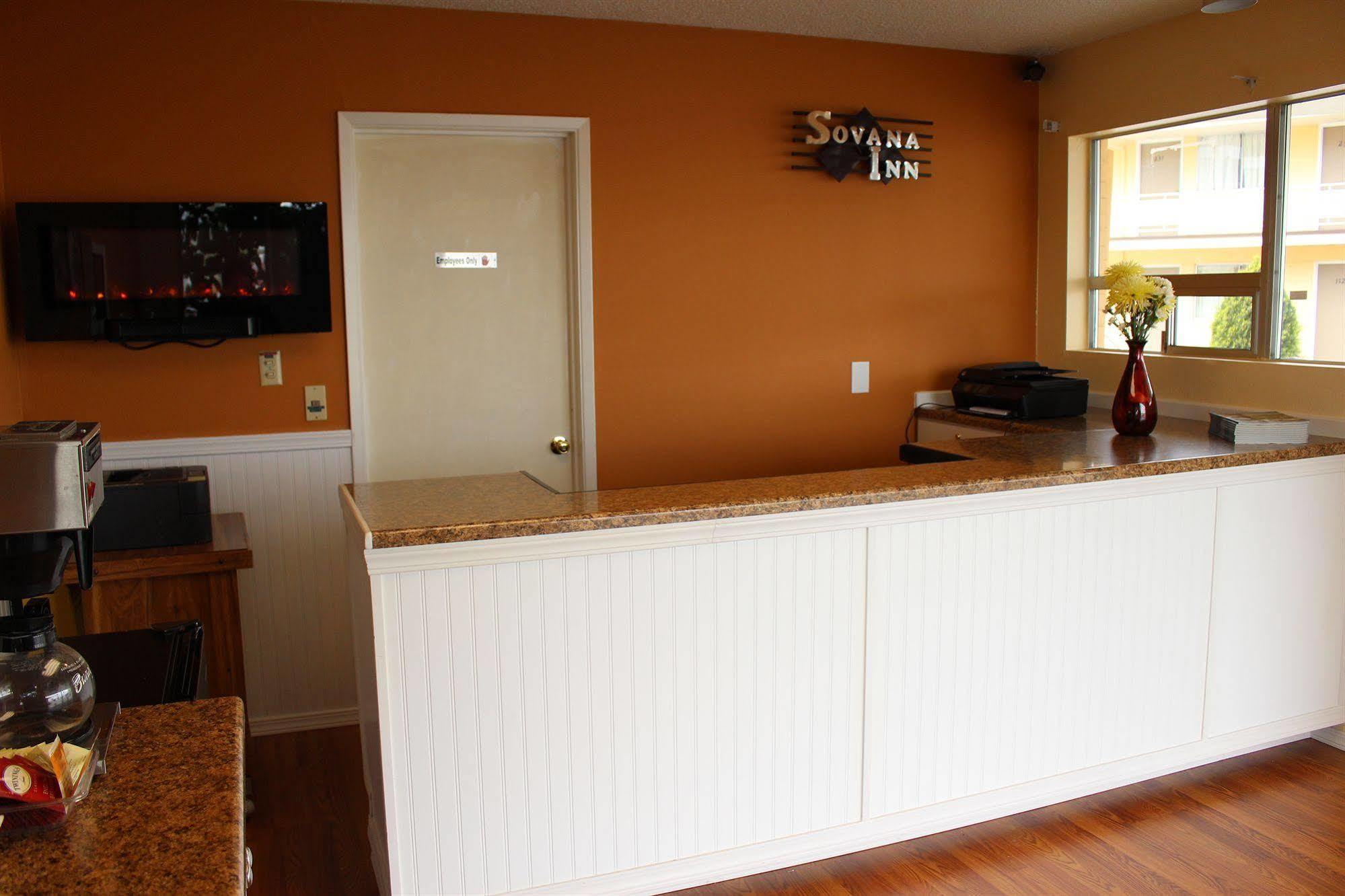 Sovana Inn Medford Bagian luar foto