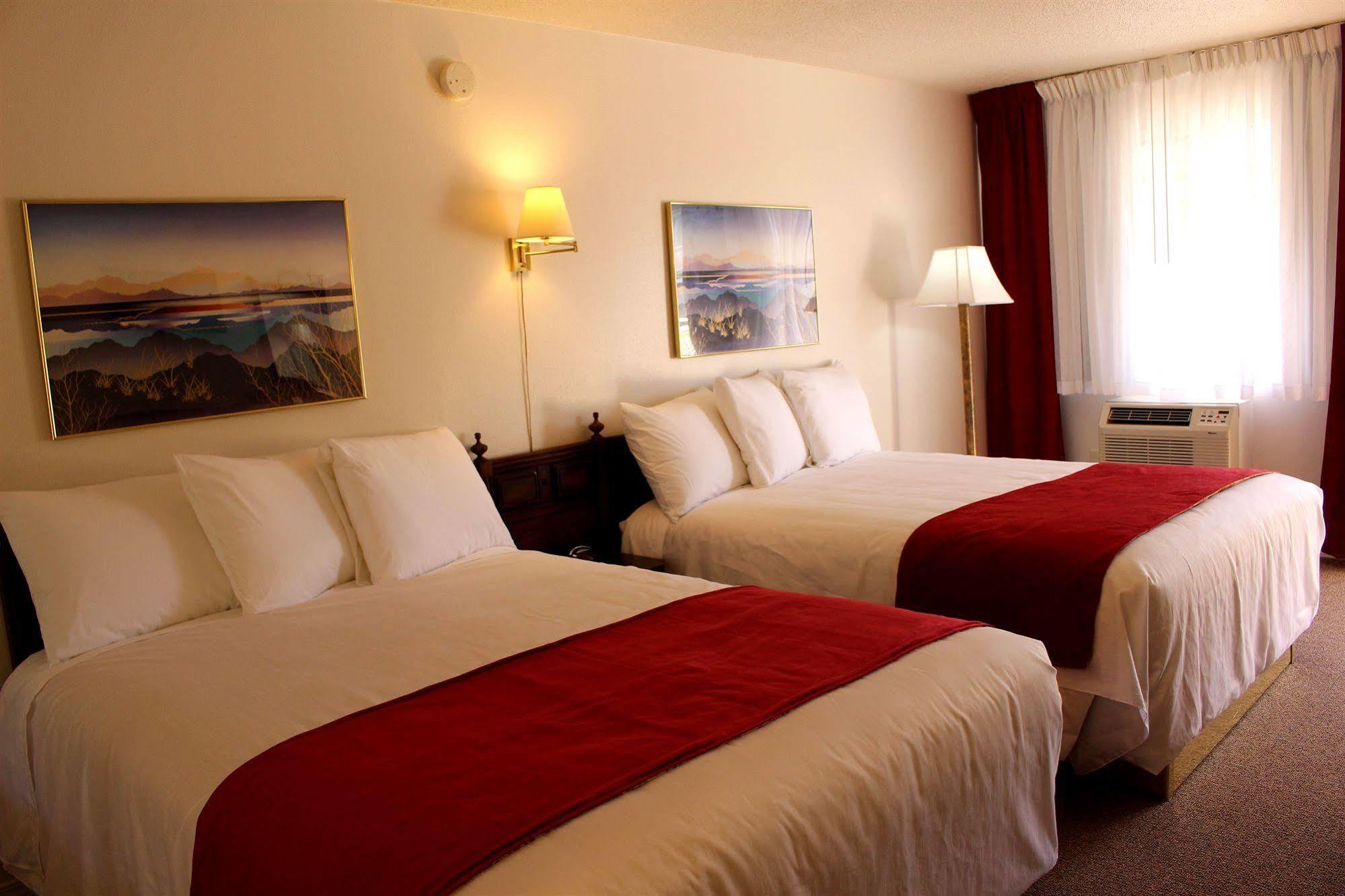 Sovana Inn Medford Bagian luar foto